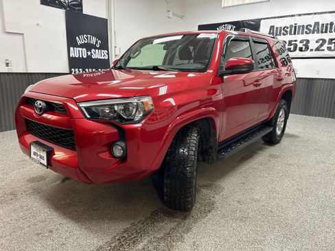 Used 2019 Toyota 4Runner SR5 image 3