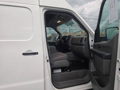 Used 2021 Nissan NV 2500 SV RWD image 26