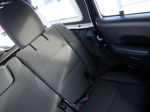 Used 2021 Jeep Wrangler Unlimited Sport image 14