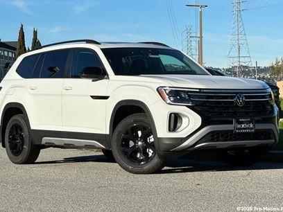 New 2025 Volkswagen Atlas Peak Edition SE