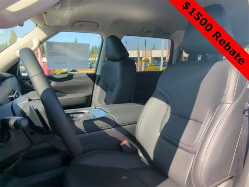 New 2026 Nissan Armada SV image 18