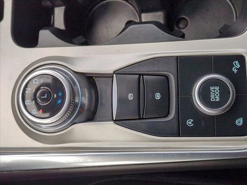 Used 2024 Ford Explorer XLT w/ Equipment Group 202A image 12