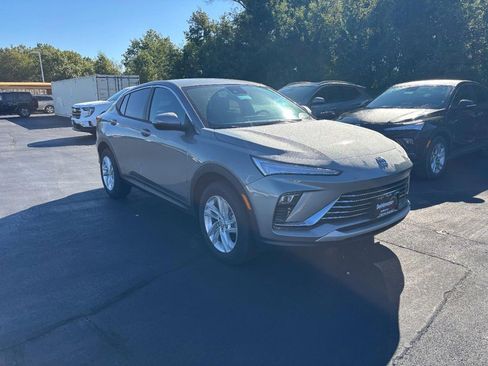 New 2026 Buick Envista Preferred w/ Convenience II Package image 2