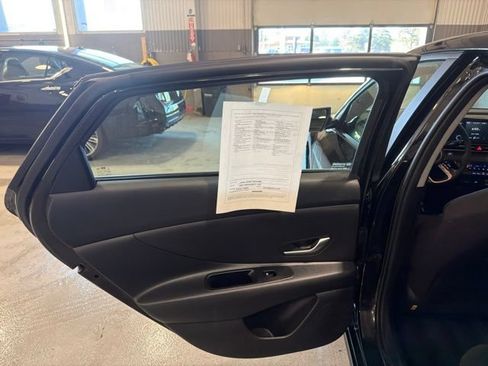 Used 2023 Hyundai Elantra SEL FWD image 10