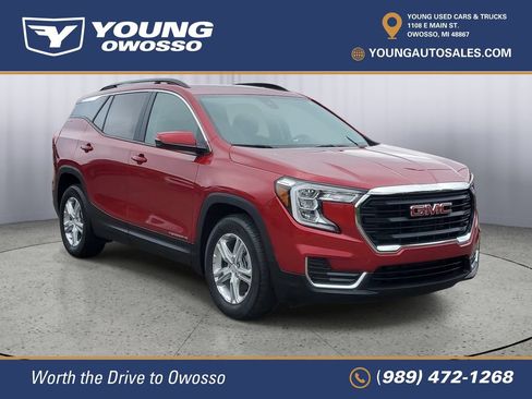 Used 2024 GMC Terrain SLE w/ Driver Convenience Package FWD image 2