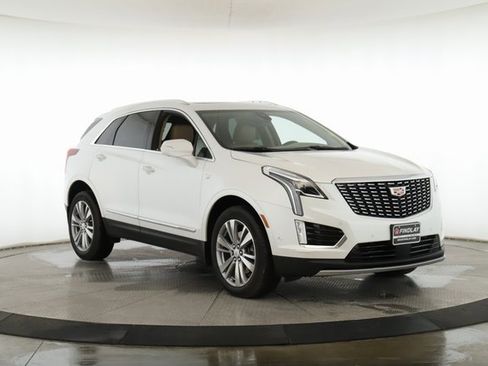 Used 2024 Cadillac XT5 Premium Luxury image 2