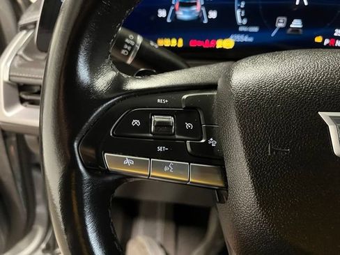 Used 2025 Cadillac XT4 Premium Luxury FWD image 25