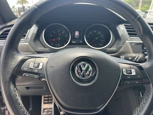 Used 2021 Volkswagen Tiguan SE R-Line FWD image 20