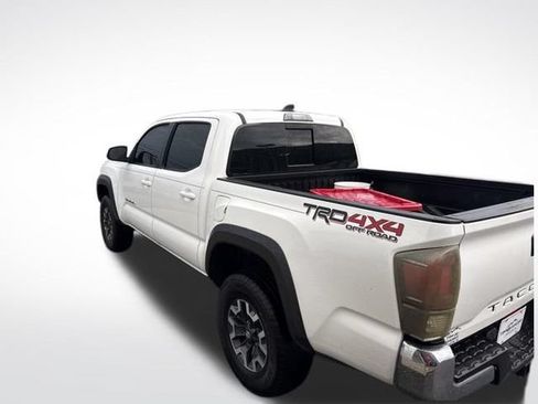 Used 2021 Toyota Tacoma TRD Off-Road AWD/4WD image 11