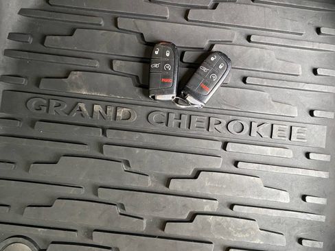 Used 2020 Jeep Grand Cherokee Laredo w/ Quick Order Package 2BN North image 20