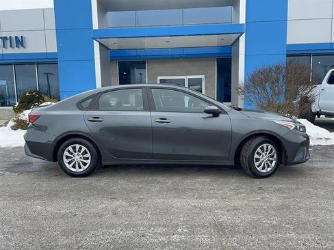 Used 2022 Kia Forte Sedan image 8