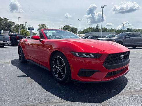 Used 2025 Ford Mustang Premium RWD image 31