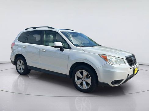 Used 2015 Subaru Forester 2.5i Premium w/ All-Weather Package AWD/4WD image 3