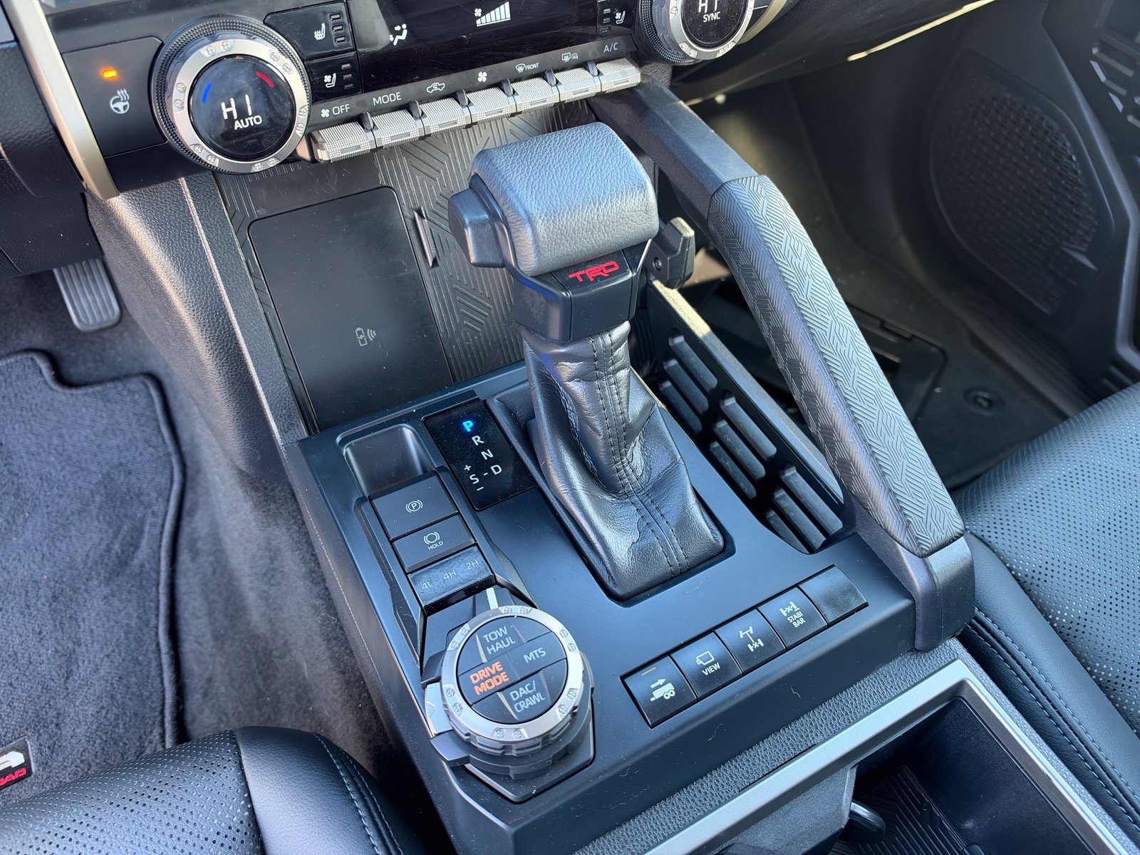 Used 2024 Toyota Tacoma TRD Off-Road w/ TRD Off Road Premium Package AWD/4WD image 17
