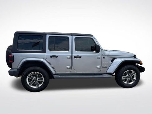 Used 2019 Jeep Wrangler Unlimited Sahara w/ Safety Group AWD/4WD image 12