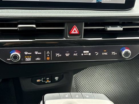 New 2025 Kia EV6 Light image 25