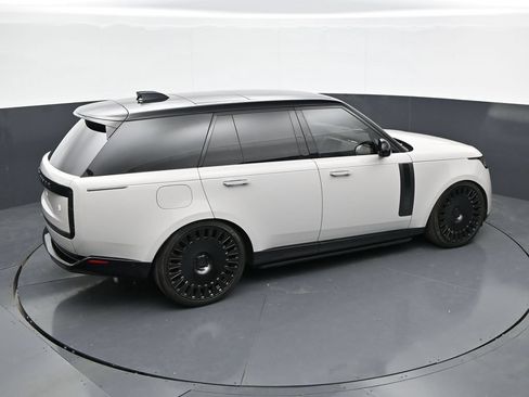 Used 2025 Land Rover Range Rover SV AWD/4WD image 41