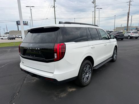 Used 2025 Ford Expedition Active AWD/4WD image 6