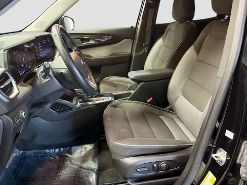 Used 2024 Chevrolet TrailBlazer LT w/ Convenience Package AWD/4WD image 19