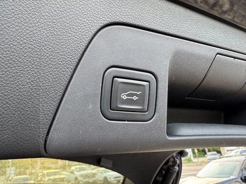 Used 2023 Buick Envision Essence FWD image 8