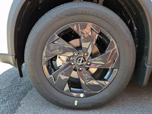 New 2026 Nissan Rogue SV w/ Cold Weather Package AWD/4WD image 4