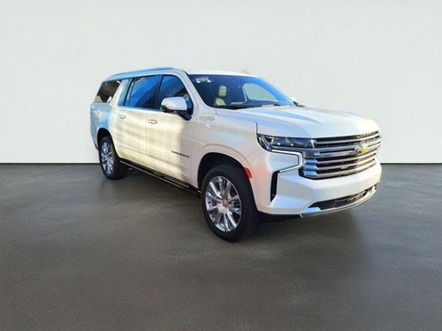 Used 2024 Chevrolet Suburban High Country AWD/4WD image 2