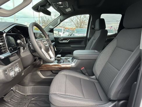 New 2026 GMC Sierra 1500 Elevation image 23