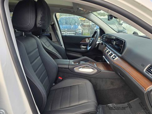 Used 2026 Mercedes-Benz GLS 450 4MATIC image 11