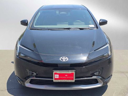 Used 2025 Toyota Prius XLE FWD image 8