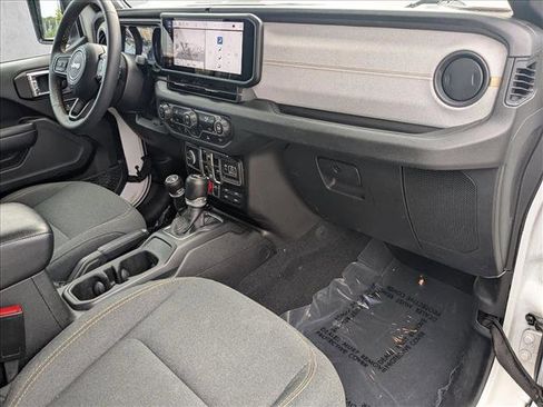 Used 2024 Jeep Wrangler Willys image 19