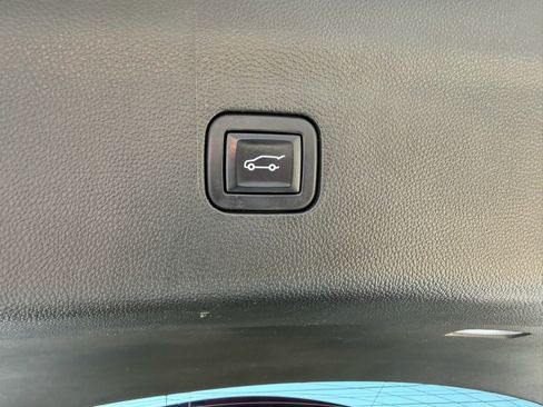 Used 2022 Buick Enclave Premium AWD/4WD image 27