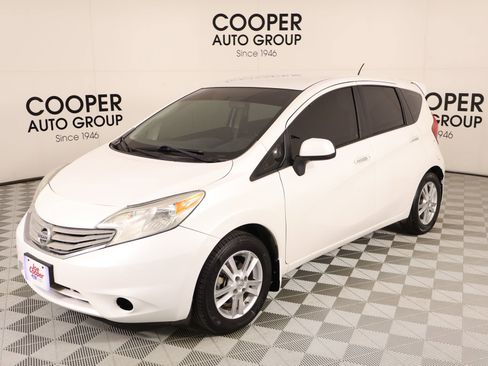 Used 2014 Nissan Versa Note SV w/ Sport Value Package FWD image 9