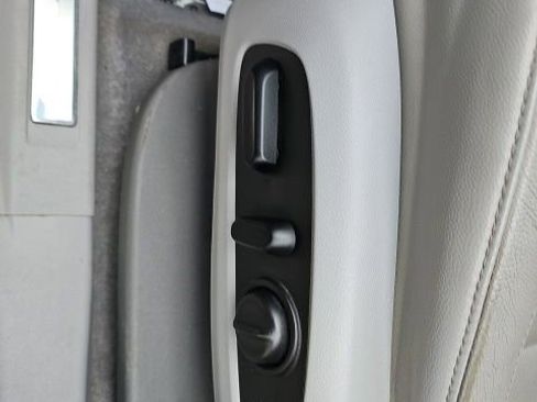 Used 2017 GMC Acadia SLT image 34