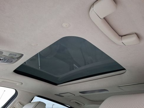 Certified 2023 Genesis G90 3.5T image 21