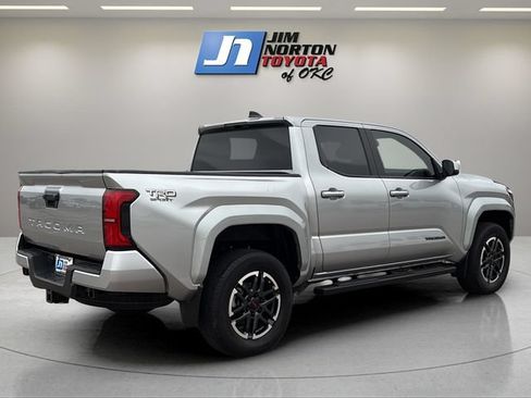Used 2024 Toyota Tacoma TRD Sport RWD image 5