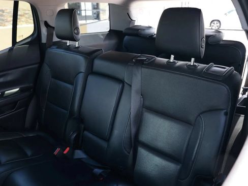 Used 2019 GMC Acadia SLT FWD image 17