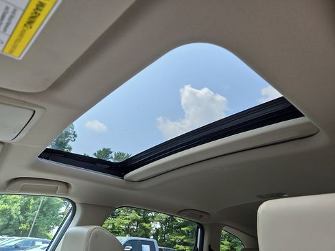 Used 2019 Honda CR-V Touring image 14