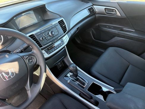 Used 2014 Honda Accord LX image 17