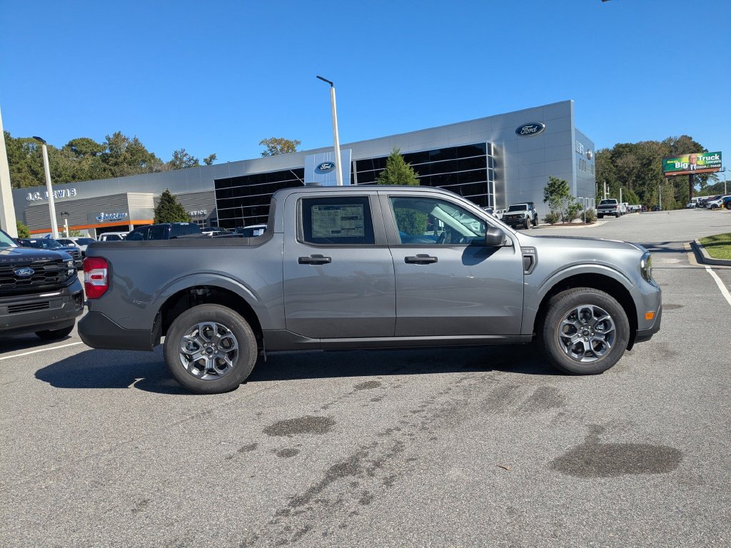 New 2026 Ford Maverick XLT FWD image 3