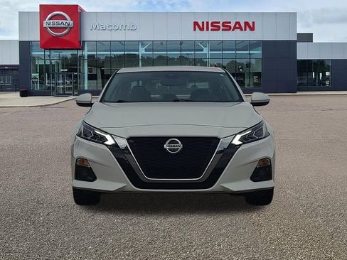 Used 2019 Nissan Altima 2.5 SL FWD image 2
