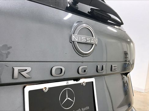 Used 2024 Nissan Rogue S FWD image 10