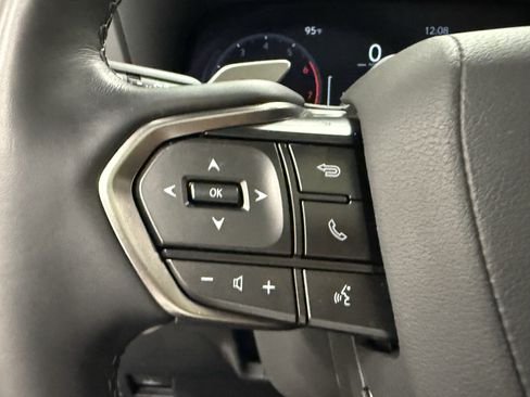 Used 2025 Lexus GX 550 w/ Accessory Package (2T) AWD/4WD image 19