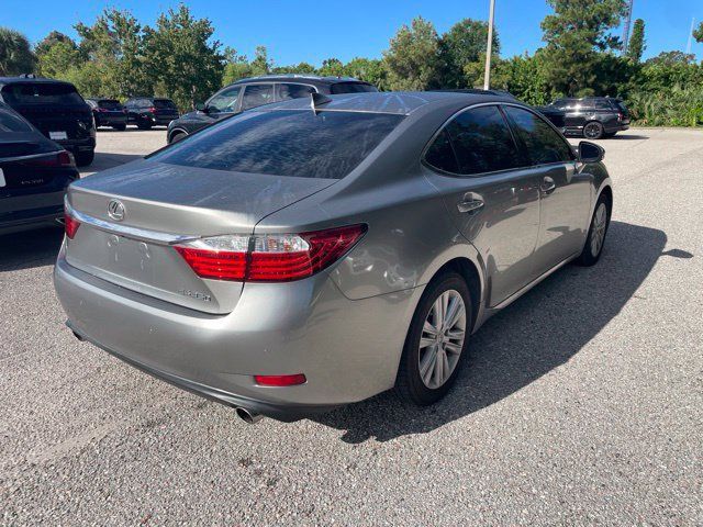 Used 2015 Lexus ES 350 w/ Premium Package FWD image 2