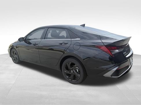 New 2026 Hyundai Elantra SEL Sport Premium FWD image 4