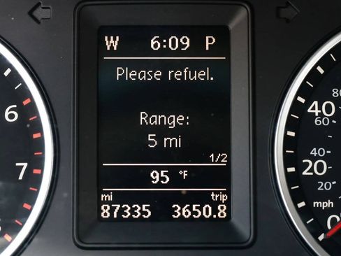 Used 2015 Volkswagen Tiguan S AWD/4WD image 18