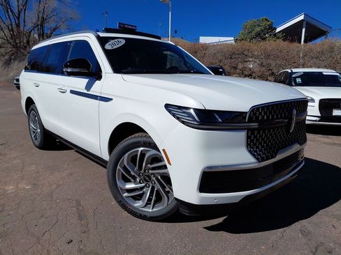 New 2026 Lincoln Navigator Reserve AWD/4WD image 1