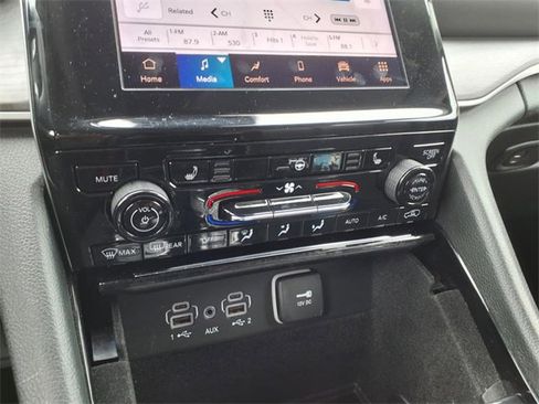 Used 2021 Jeep Grand Cherokee L Limited image 18