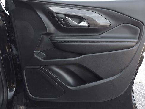 Used 2024 GMC Terrain SLE image 35