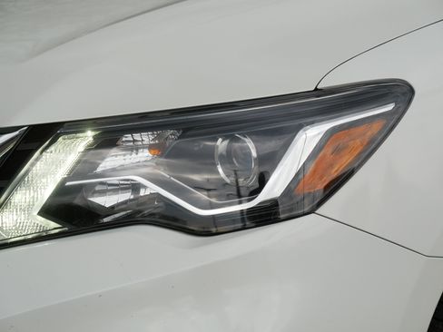 Used 2017 Nissan Pathfinder SL w/ Trailer Tow Package AWD/4WD image 16