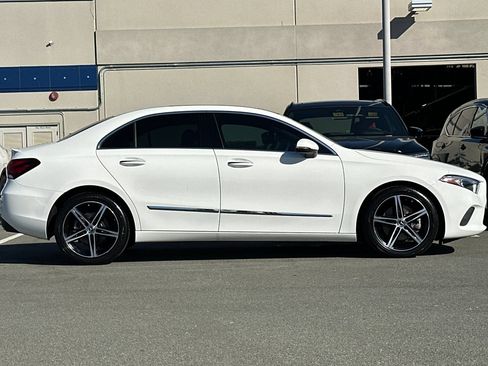Used 2022 Mercedes-Benz A 220 image 3